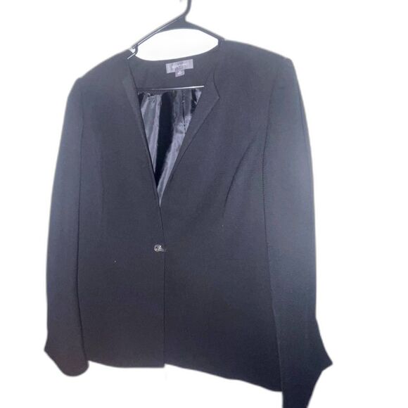 Liz Claiborne Suits Size 14 Chic Black Blazer Jeweled Hook Closure - Picture 1 of 6